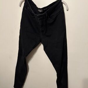 Levi’s Mid Rise Skinny